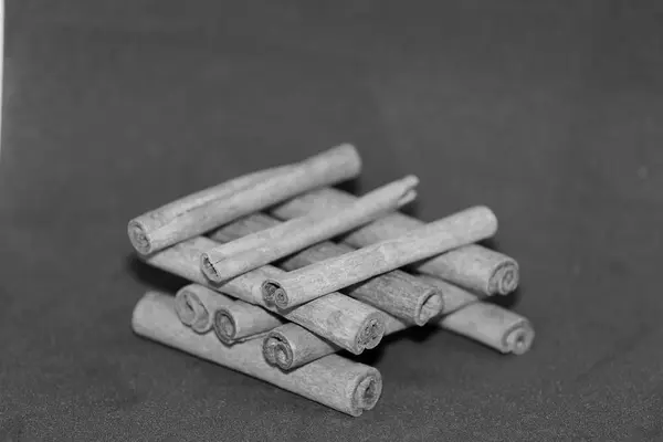 Cinnamon Sticks Placed Out Black Background — Stock Photo, Image