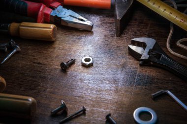 Alt tablo araçları ile