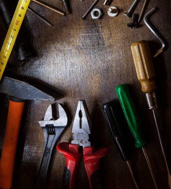 Alt tablo araçları ile