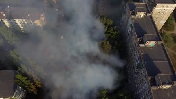 Incendio Edificio Industriale Nebbia Fumo Pompiere Tiro Altezza Aerea Panoramica — Video Stock