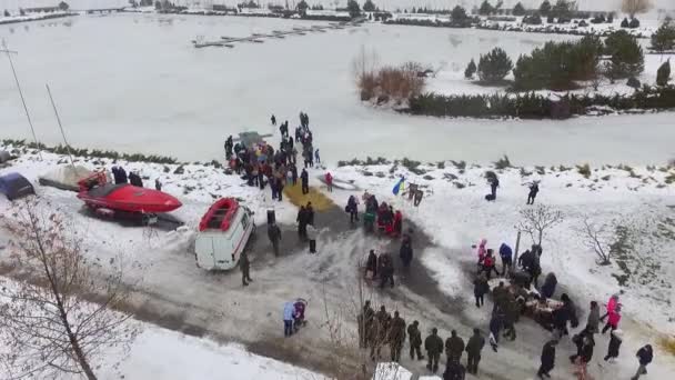 Vista Aerea Drone Elicottero Aria Volare Cielo Uomini Donne Tuffano — Video Stock