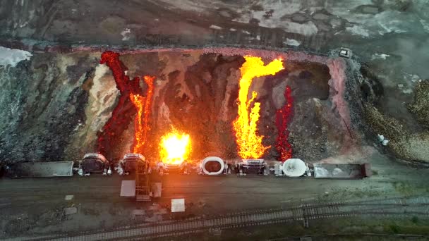 Ρίξτε Λιωμένη Σκωρία Από Ντήζελ Ατμομηχανή Δεξαμενή Ένα Μεταλλουργικό Εργοστάσιο — Αρχείο Βίντεο