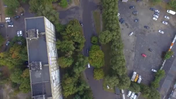 Personenauto Vast Overstroomd Parkeren Overstroomd Weg Luchtfoto Panoramisch Uitzicht Bovenaanzicht — Stockvideo
