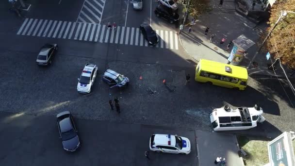 Minibusz Emberek Gurult Úton Dnyeper Légi Panoráma Felülnézet Repülő Égi — Stock videók