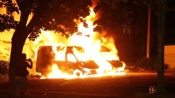 Car Burning Gasoline Dripping Burning Unrecognizable Firefighter Spraying Water Foam — Stok video