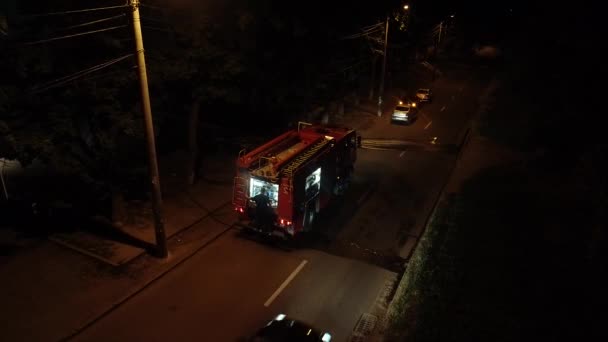 Car Burning Gasoline Dripping Burning Unrecognizable Firefighter Spraying Water Foam — 图库视频影像