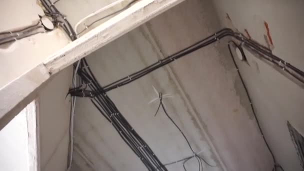 Tubos Calefacción Por Suelo Radiante Cables Eléctricos Sitio Construcción Casa — Vídeo de stock