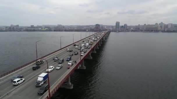 Voitures Rouler Sur Pont Vue Aérienne Sur Pont Une Hauteur — Video