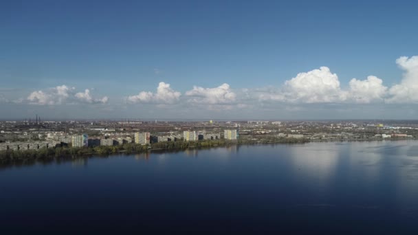 Bilar Rida Bron Antenn Utsikt Över Bron Från Höjd — Stockvideo