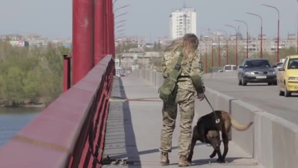 Walking Policemen Police Dog Bridge — Stockvideo