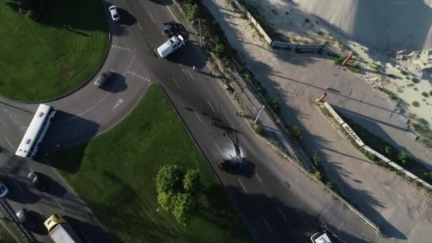 Vista Aérea Acidente Viação Segurança Rodoviária Carros Fluindo Centro Cidade — Vídeo de Stock