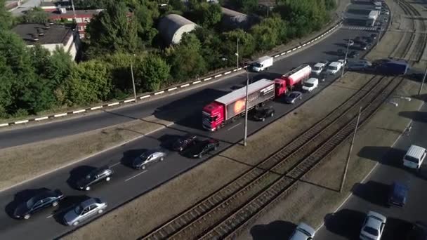 Flygfoto Över Trafikolyckan Trafiksäkerhet Flödande Bilarna Stadens Centrum Osäker Körning — Stockvideo