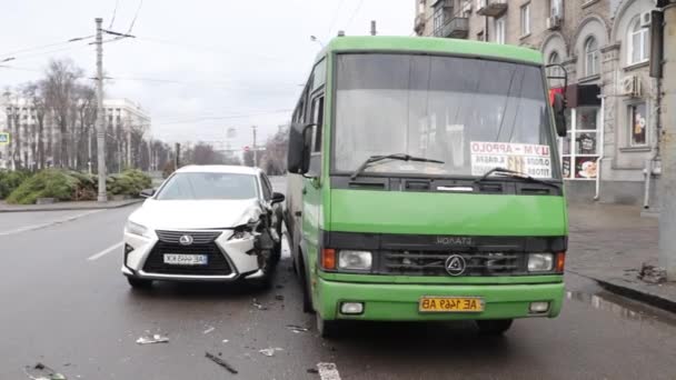 Ukraine Dnipro Dnepr Police Investigate Dramatic Fatal Car Accident Scene — Stock Video