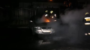 Ukrayna 'nın en yüksek noktasından büyük ateş ve siyah duman yükseliyor