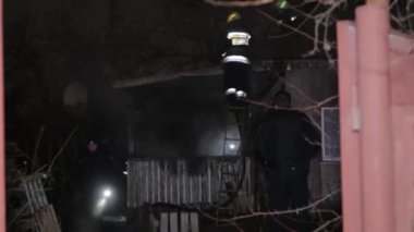 Ukrayna 'nın en yüksek noktasından büyük ateş ve siyah duman yükseliyor