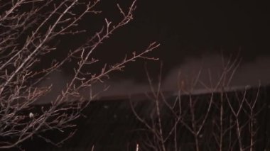 Ukrayna 'nın en yüksek noktasından büyük ateş ve siyah duman yükseliyor