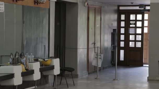 Apartman Onarımı Tadilatı Nşaatta Çalışan Profesyonel — Stok video