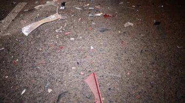 Ukrayna Dnipro Dnepr Polisi Toronto kavşağındaki dramatik araba kazası sahnesini araştırıyor.