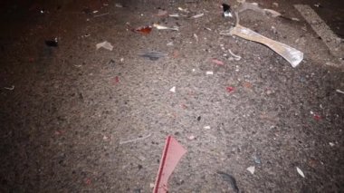 Ukrayna Dnipro Dnepr Polisi Toronto kavşağındaki dramatik araba kazası sahnesini araştırıyor.