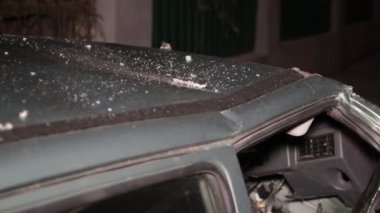 Ukrayna Dnipro Dnepr Polisi Toronto kavşağındaki dramatik araba kazası sahnesini araştırıyor.