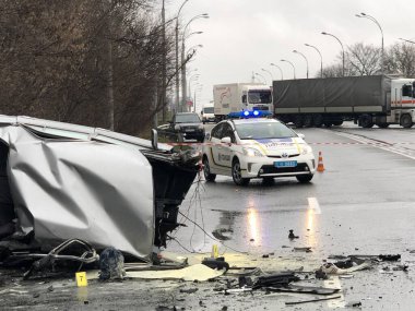 Kiev, Ukrayna 2019 İkametgah caddesinde yüksek hızlı araba kazası