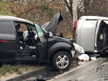 Kiev, Ukrayna 2019 İkametgah caddesinde yüksek hızlı araba kazası