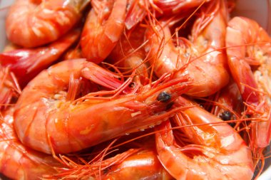 Pişmiş karides. Yakın çekim. Asya. Deniz ürünleri.