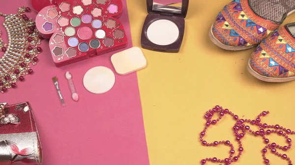 Bruids Bruiloft Sieraden Schoenen Make Accessoires Een Prachtige Achtergrond Bovenaanzicht — Stockfoto