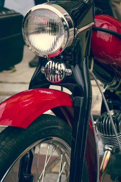 Moottoripyörä historiallinen, ajovalo — kuvapankkivalokuva