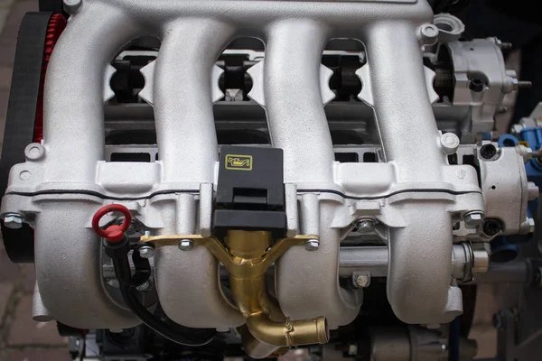 Motor de quatro cilindros — Fotografia de Stock