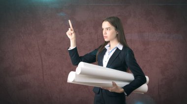 Bina, geliştirilmesi, consrtuction ve mimari konsept-profesyonel güzel iş kadını ile blueprint takımı