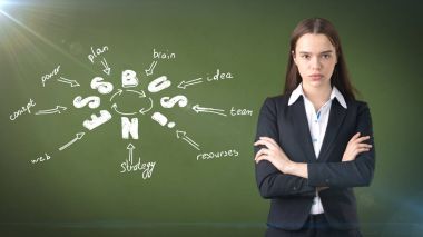 İşkadını elbiseli el ve ayakta yakınındaki illüstrasyon iş fikir kroki ile geçti. Bir başarı kavramı