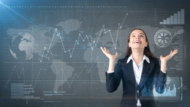 İş kadını exclamationing gülümseyerek el copyspase ile üst yayvan. İş ve yatırım kavramı arka plan