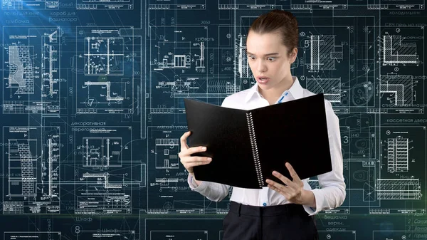 İşkadını mimar mühendis inşaat tasarım ve iş kavramı