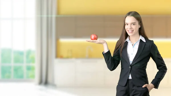 Joven hermosa mujer de negocios y diseñador creativo de pie sobre el fondo interior borrosa —  Fotos de Stock