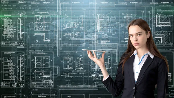 İşkadını mimar mühendis inşaat tasarım ve iş kavramı