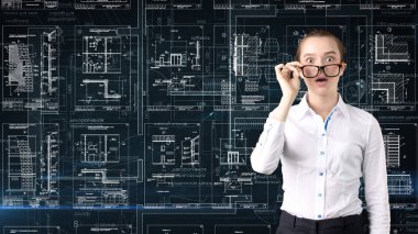 İşkadını mimar mühendis inşaat tasarım ve iş kavramı