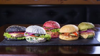 Çeşitli renkli Burger