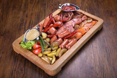 Çeşitli Kızarmış sosis