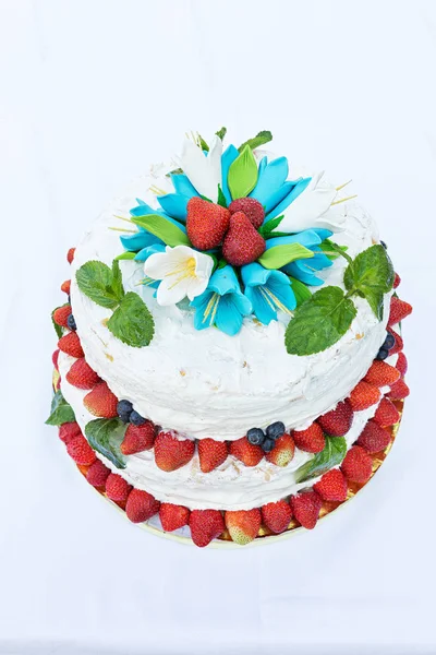 Bolo de casamento com frutas — Fotografia de Stock