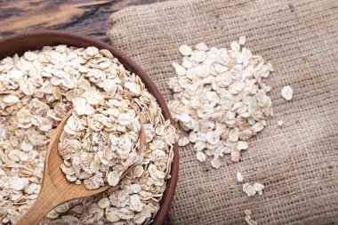 Tabak yulaf gevreği ile