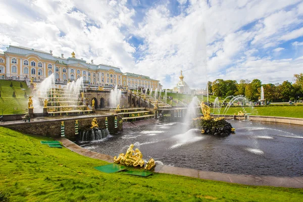 Peterhof, 그랜드 캐스케이드 — 스톡 사진