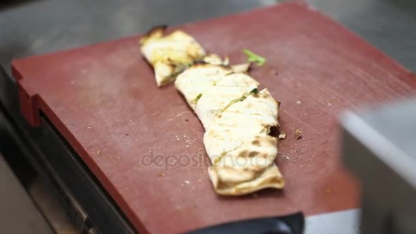 Pain pita au fromage — Video