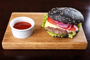 tahtada siyah burger