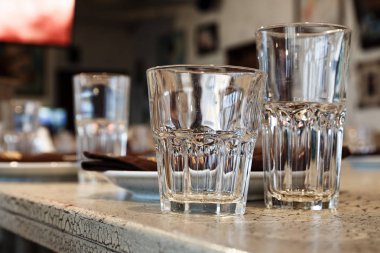 Tablo boş suyu gözlük