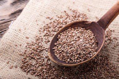 Bir tahta kaşık keten tohumu