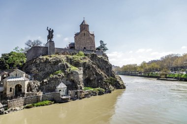 Tbilisi Simgesel Yapı görünümünü