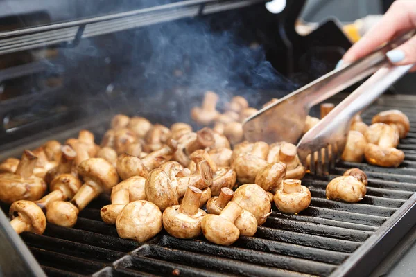Champignons on the grill — Stock Photo, Image