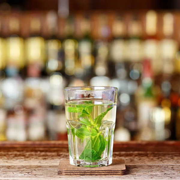 Cocktail au gin et menthe — Photo