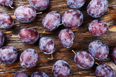 birçok Erik arka plan. Üstten Görünüm, yatay çekim